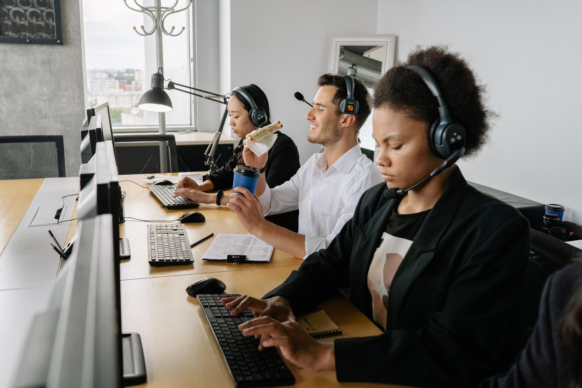 Live dispatch agent on headset